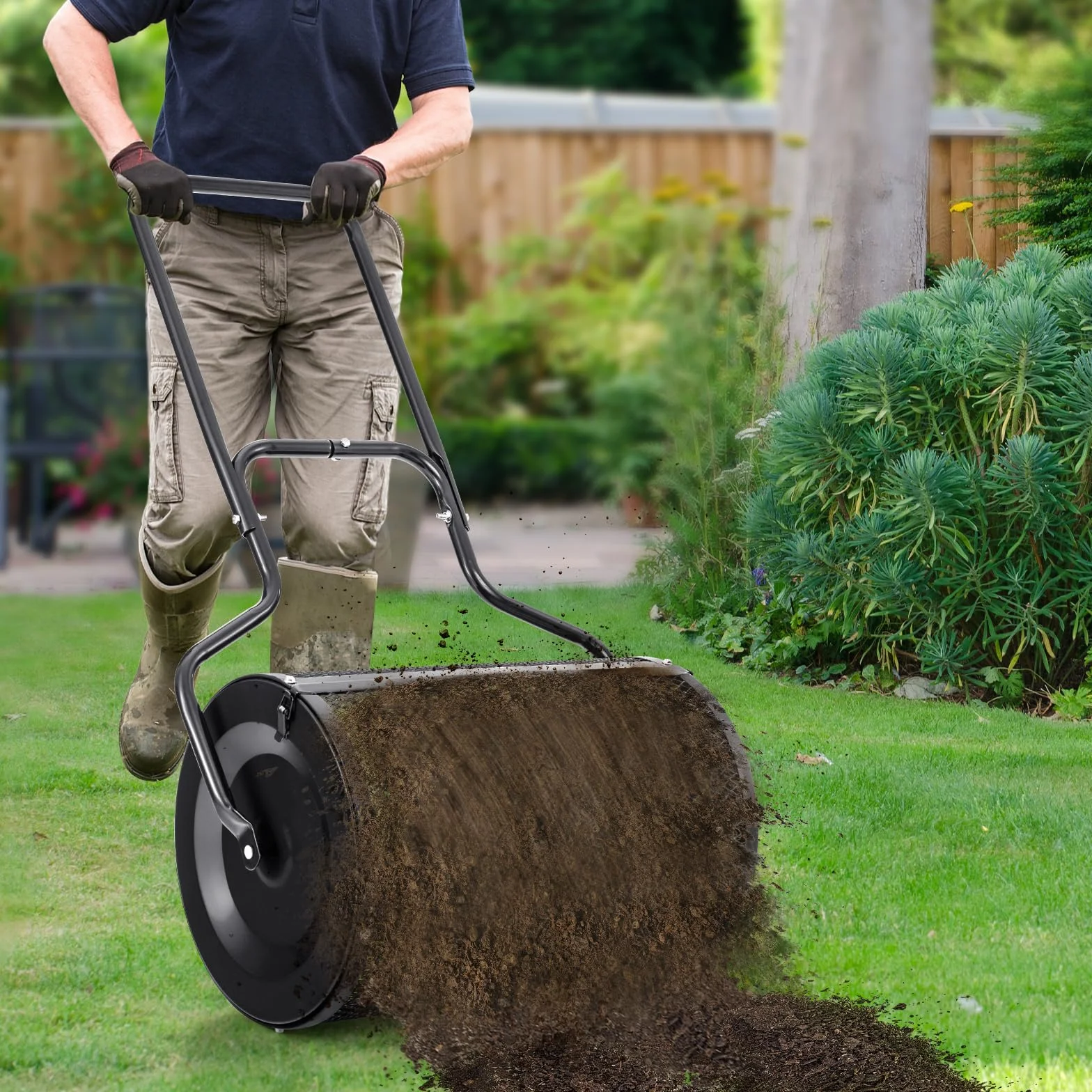 GOPLUS Épandeur de Compost d68cm pour Pelouses et Jardin, Capacité 75L, Épandeur en Treillis Métallique avec Double Loquets Latéraux, Épandeur de Fumier, de Terreau et de Paillis Roulant (Noir)