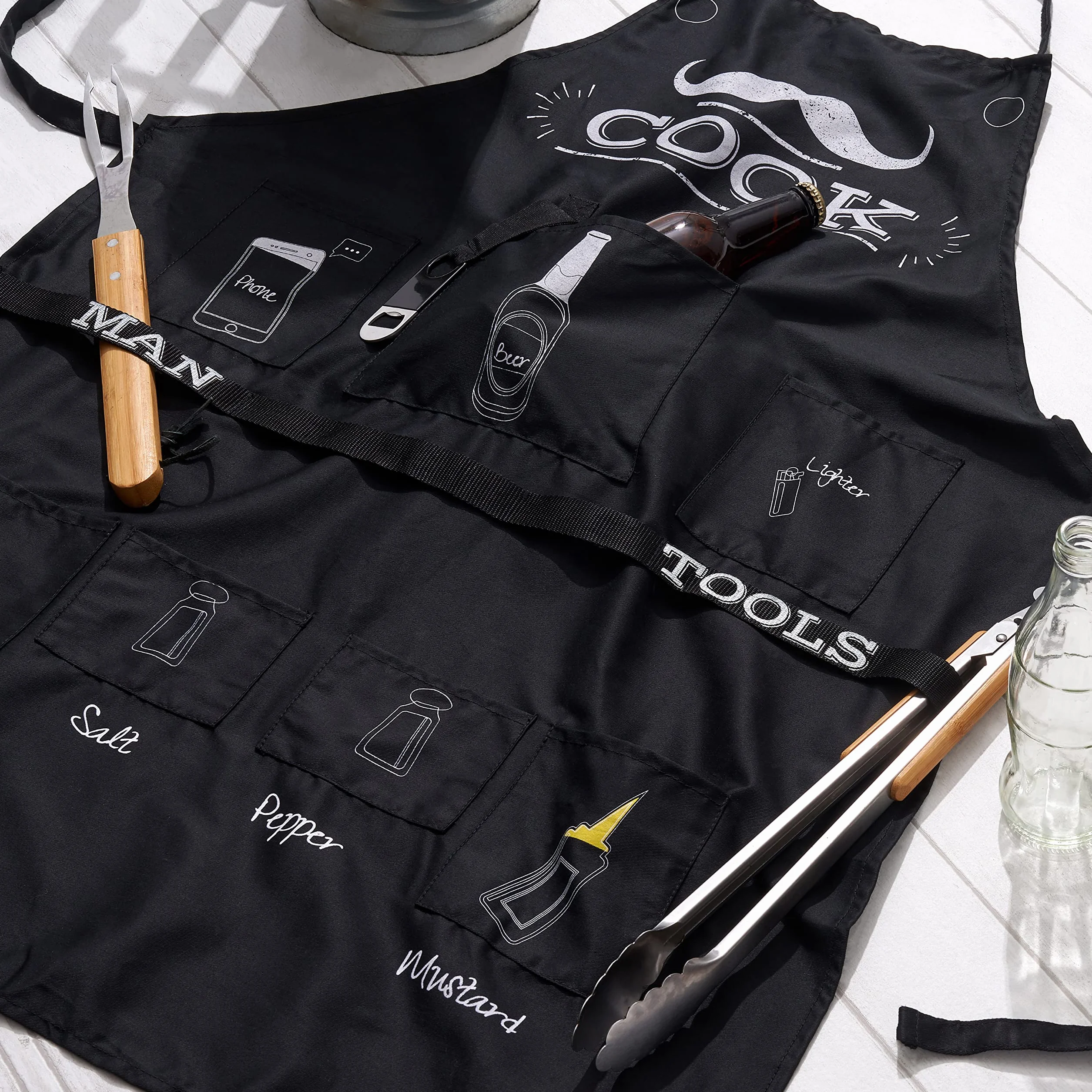 BRAMBLE Tablier BBQ Drôle pour Hommes, Tablier de Barbecue avec Capuche, 7 Poches & Décapsuleur Inclus - Cadeau Original Rigolo pour Noël, Anniversaires, Saint Valentin & Fête des Pères