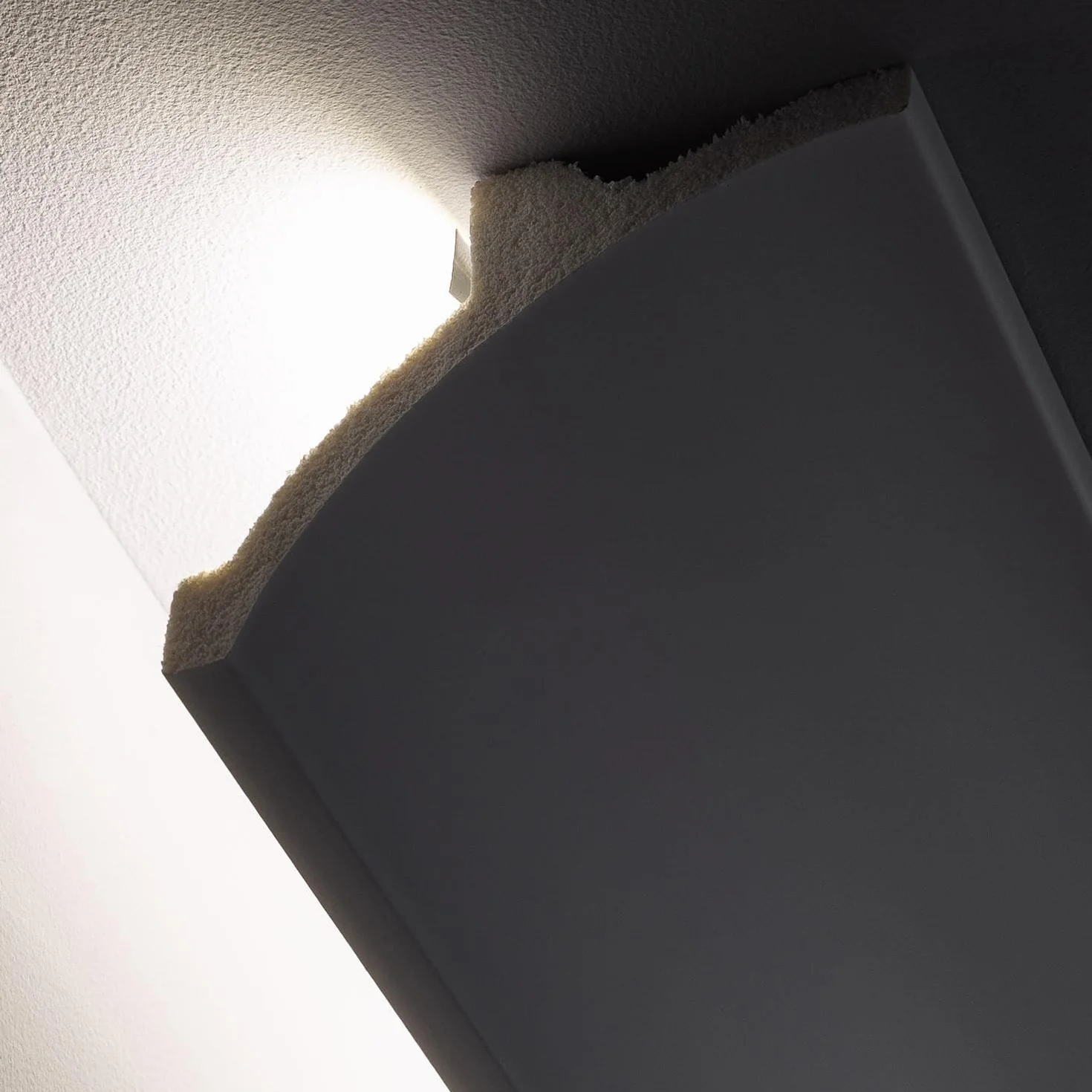 LEDKIA LIGHTING Moulure Arc 2m Ruban LED Blanc