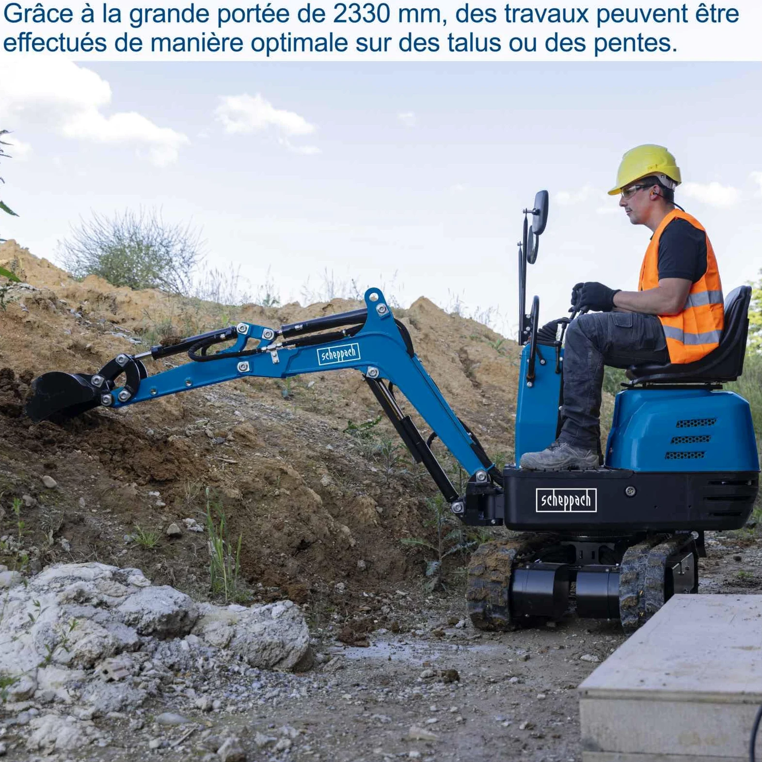 Scheppach Mini-Pelle EXC815 + Benne motorisée DP3000 - Moteur 4 Temps - Largeur du Godet 290 mm - portée 2330 mm - Volume de la Benne 125L - Charge Max 300 kg