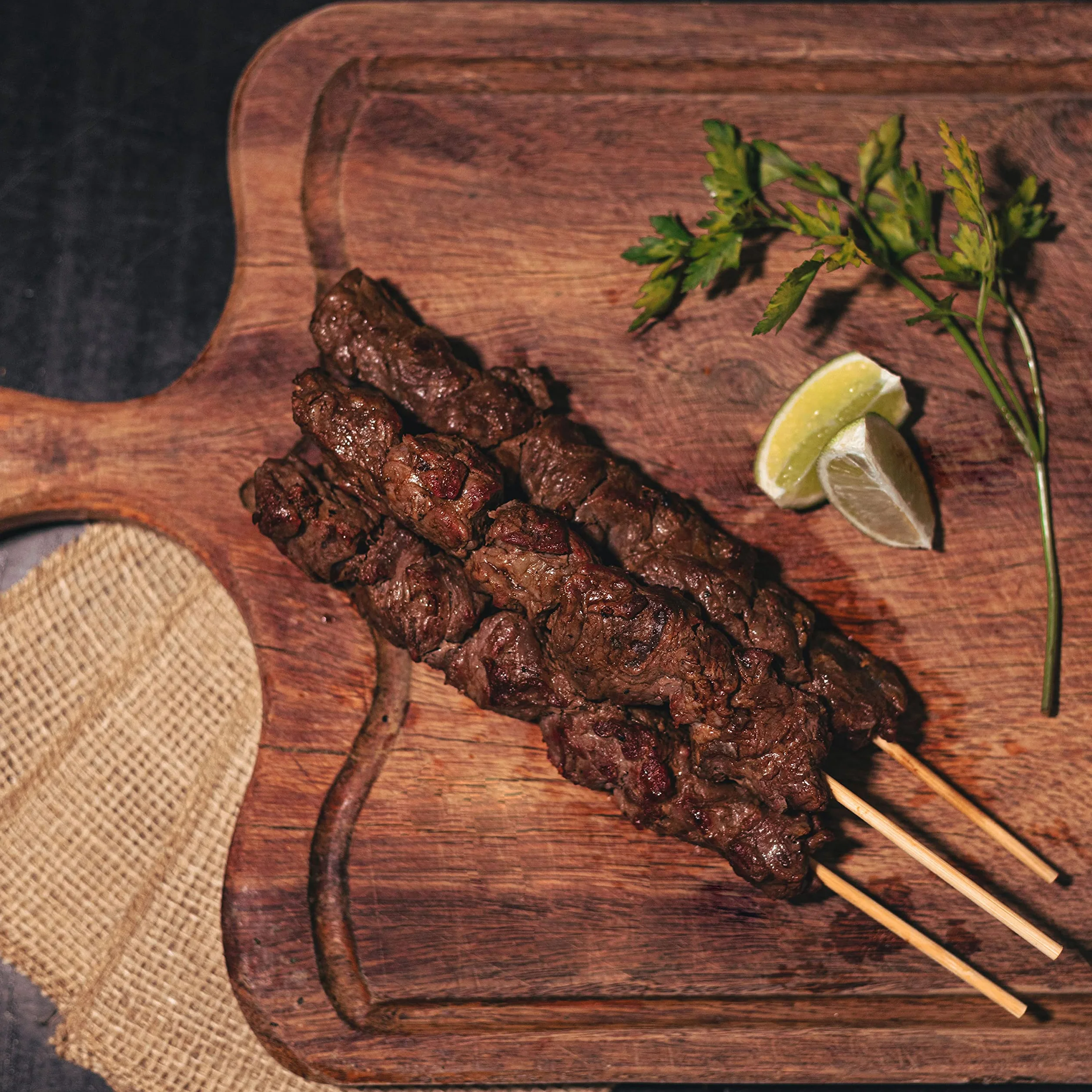 Lot de 100 brochettes en bambou naturel de 25,4 cm pour amuse-bouches, fruits, cocktails, fontaines à chocolat, grill, barbecue, cuisine, artisanat, jardinage et fête