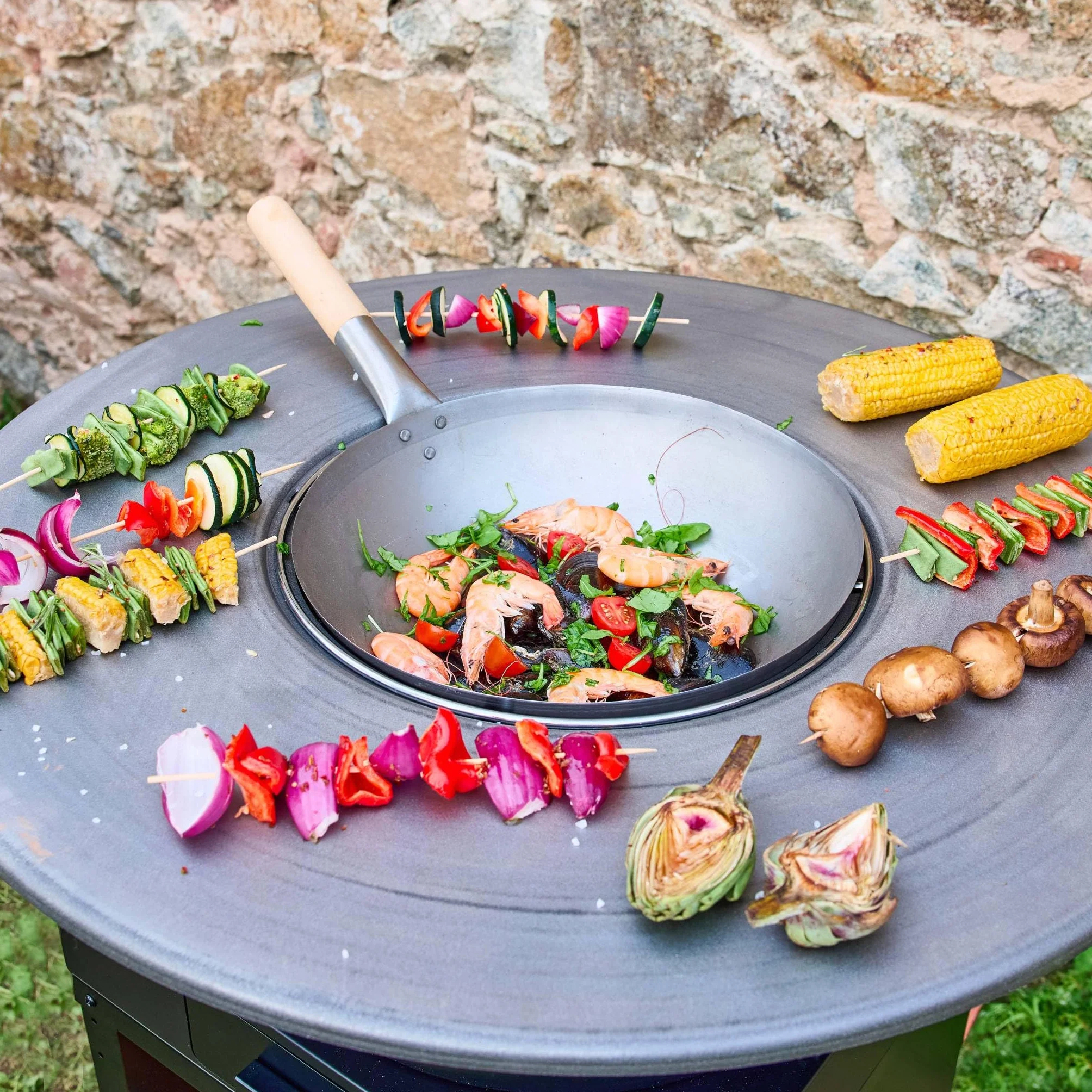 Sweeek Brasero Barbecue Ø81.5cm avec Grille de Cuisson et Espace de Rangement