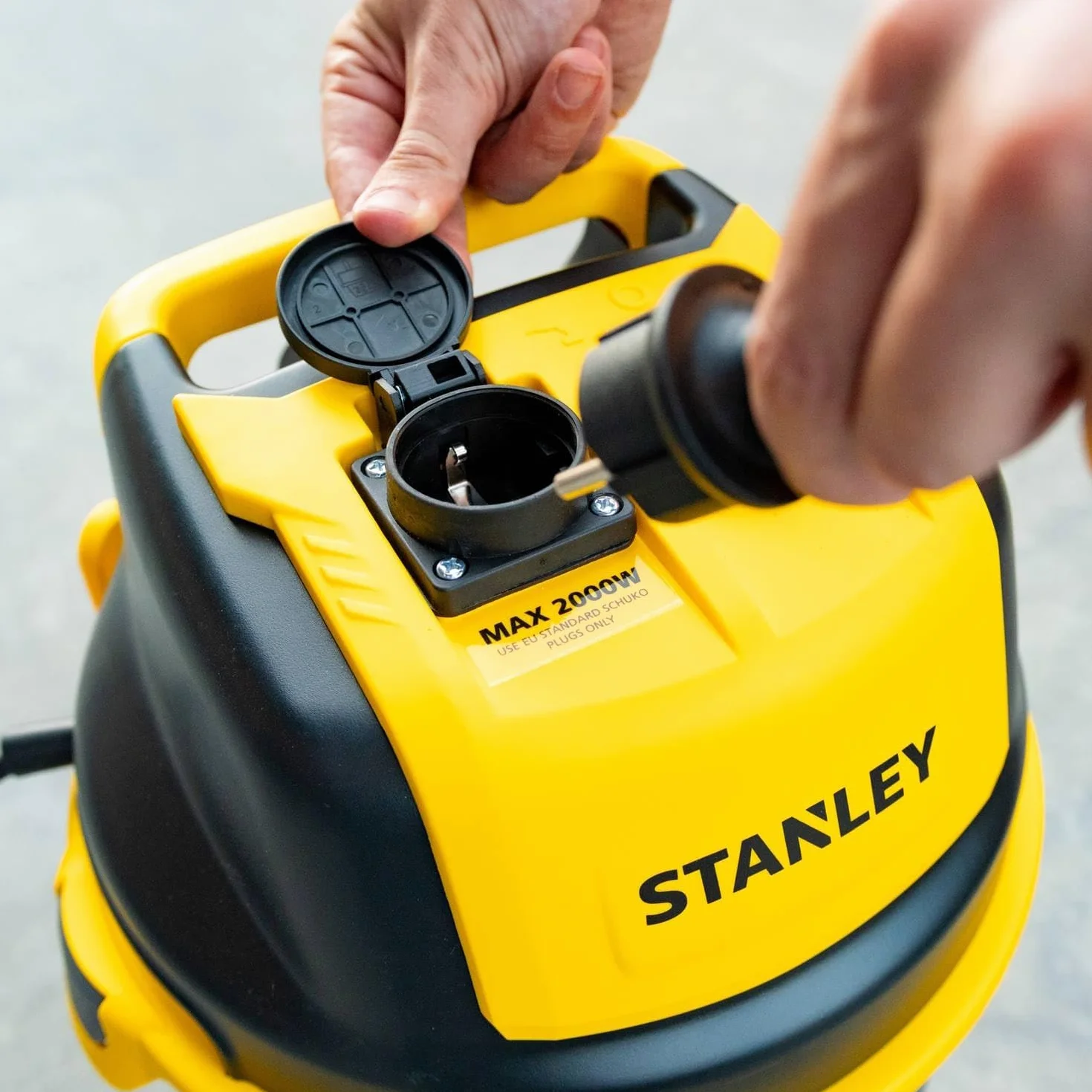 STANLEY Aspirateur Solides et Liquides SXVC30XTDE 1600 W 30 l