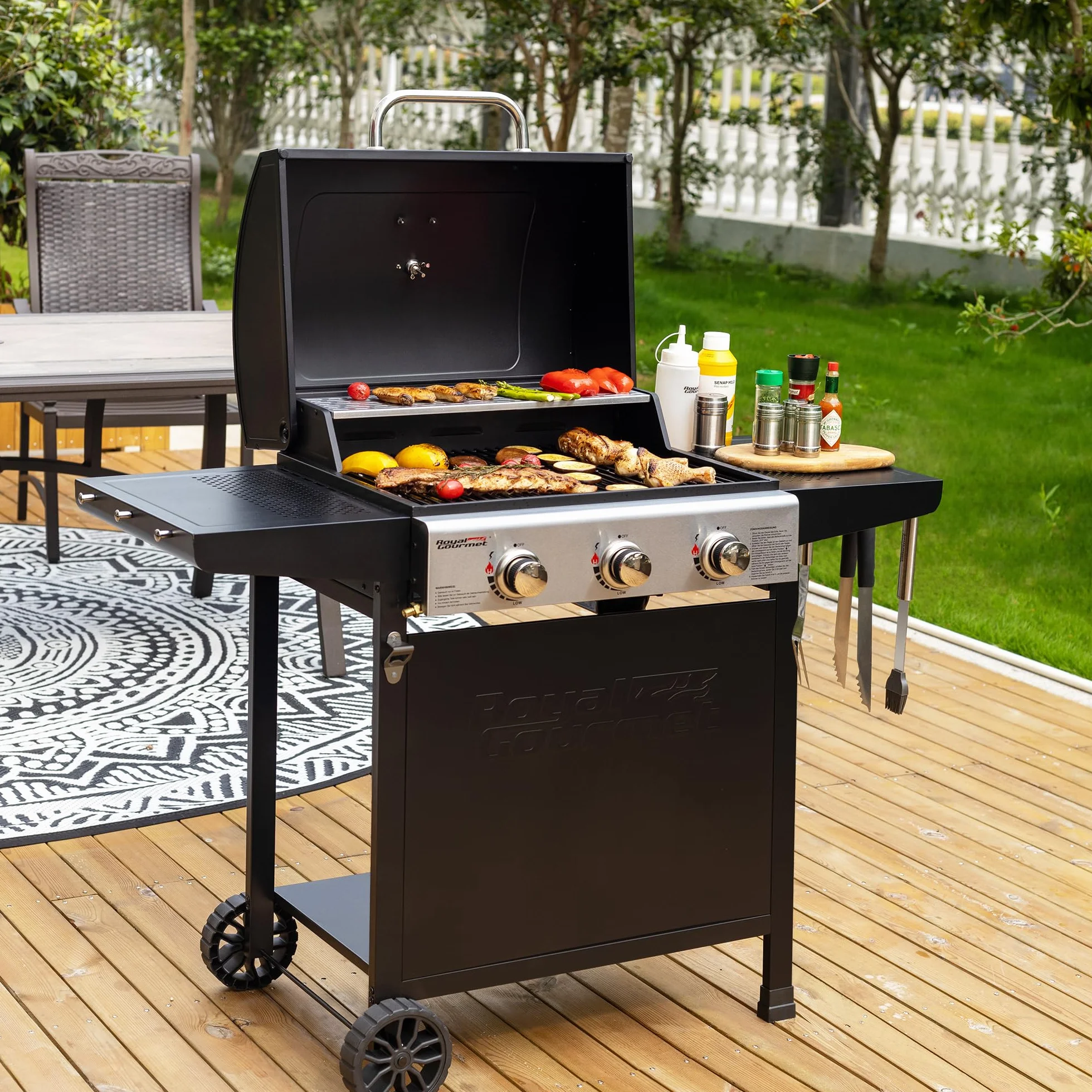 Royal Gourmet Barbecue Gaz sur Chariot, 3 Brûleurs BBQ Gaz avec Capot, Puissance 9kW Propane, 2 Grilles en Émaillée, 2 Table Latérales, Thermomètre Intégré, Adapté pour Jardin et Camping