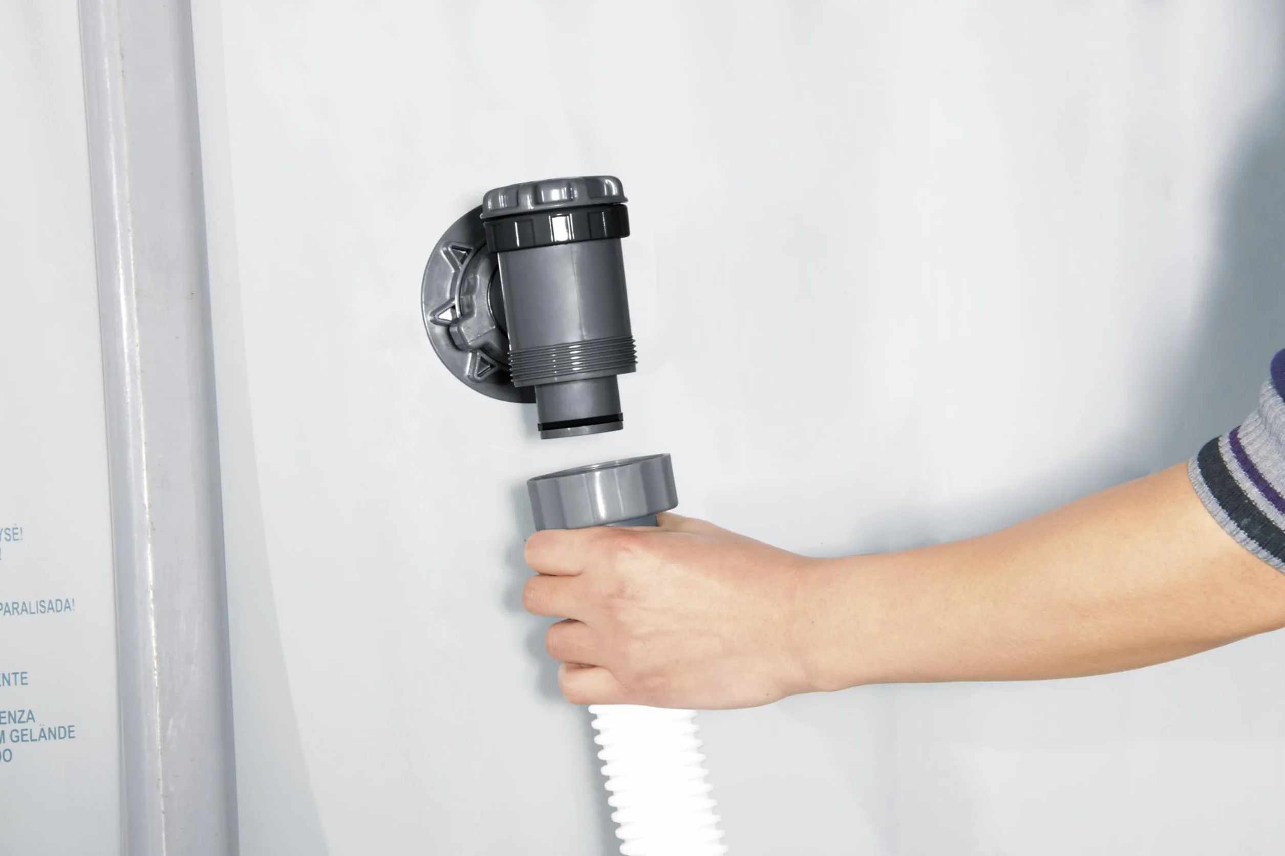 Bestway 58368 tuyau D 38 L 3,0 m + connecteurs filetés Blanc 77 x 6.5 x 32 cm