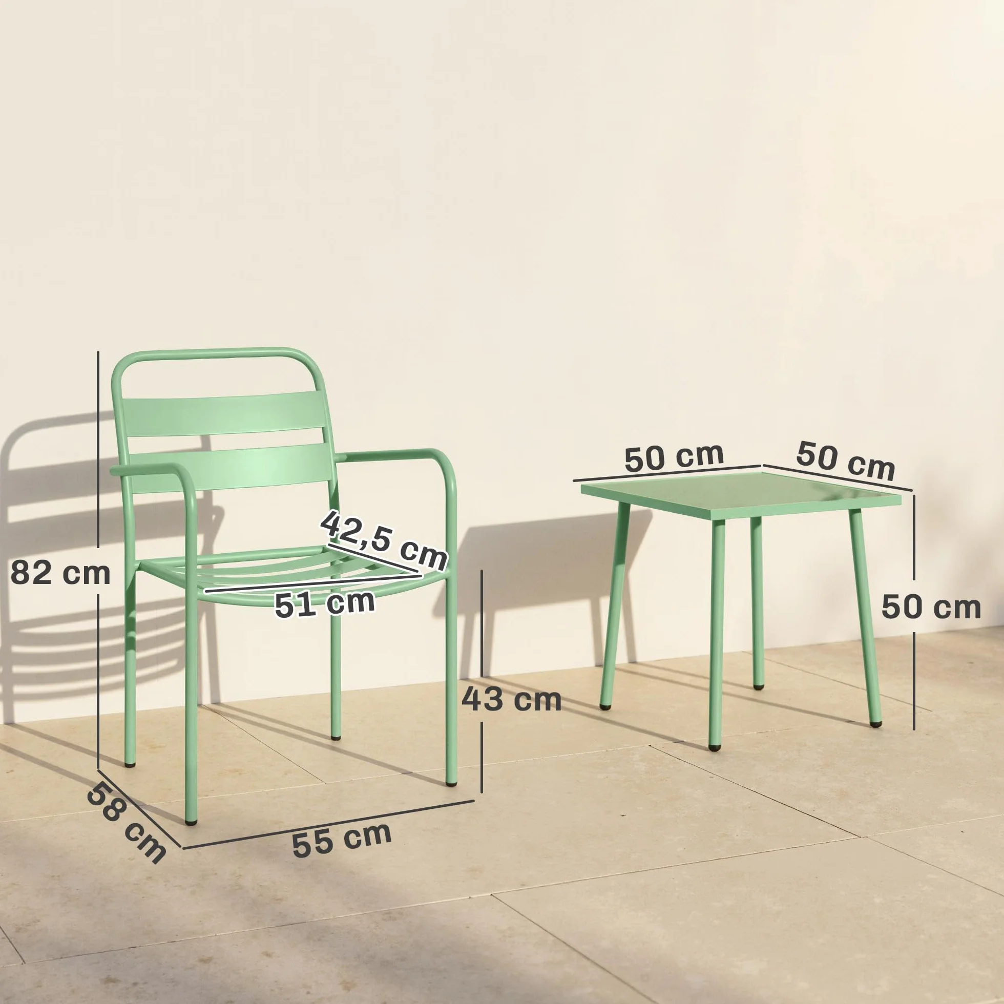 Outsunny Ensemble Bistrot de Jardin 3 Pièces - Table Basse en Verre Trempé et 2 Chaises à Lattes, Acier Galvanisé Antirouille - Mobilier de Jardin Chic, Vert