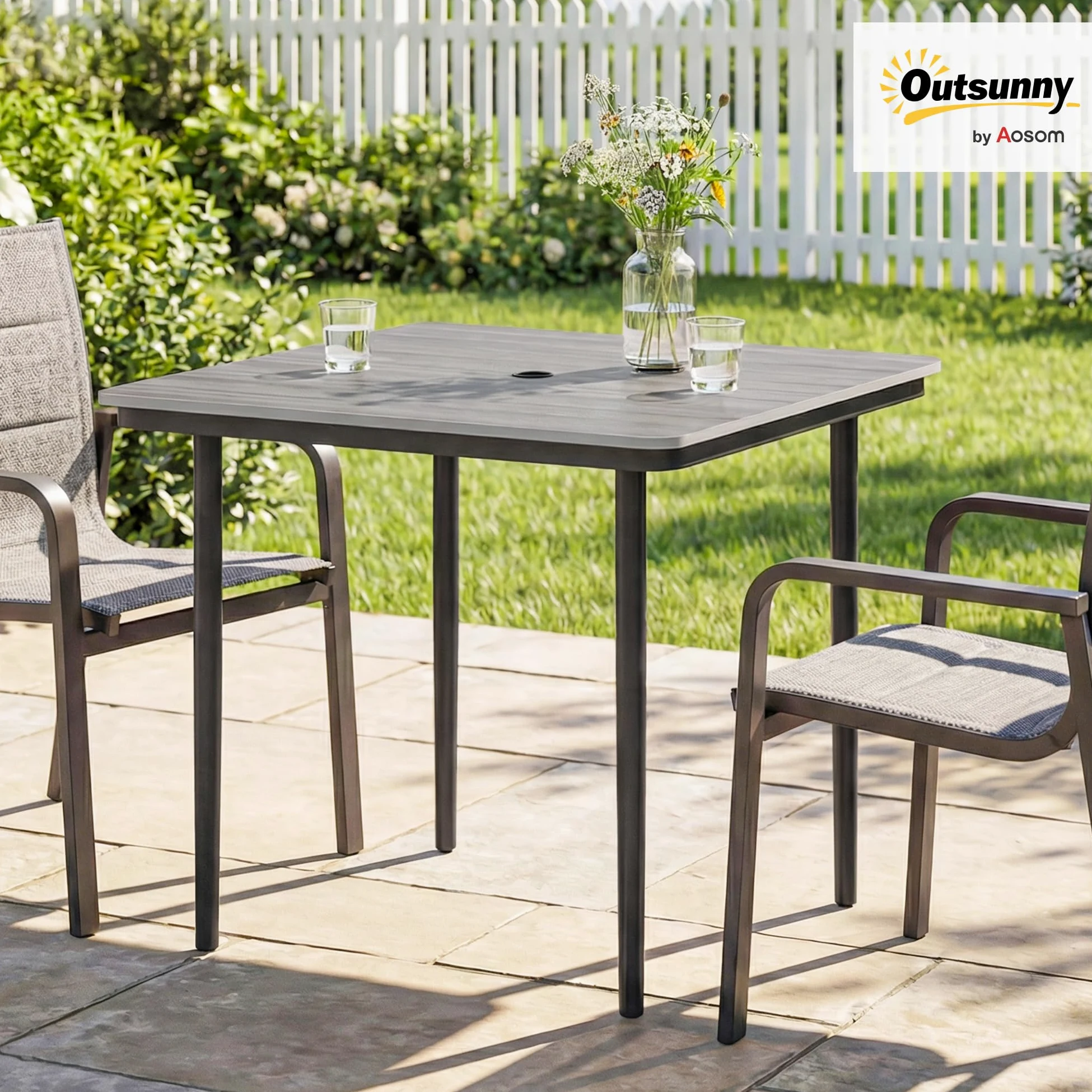 Outsunny Table de Jardin rectangulaire pour 4 Personnes, Table à Manger extérieure avec Trou de Parasol et Pieds en métal, pour Balcon, Porche, terrasse, 85 x 85 x 72,5 cm, Gris