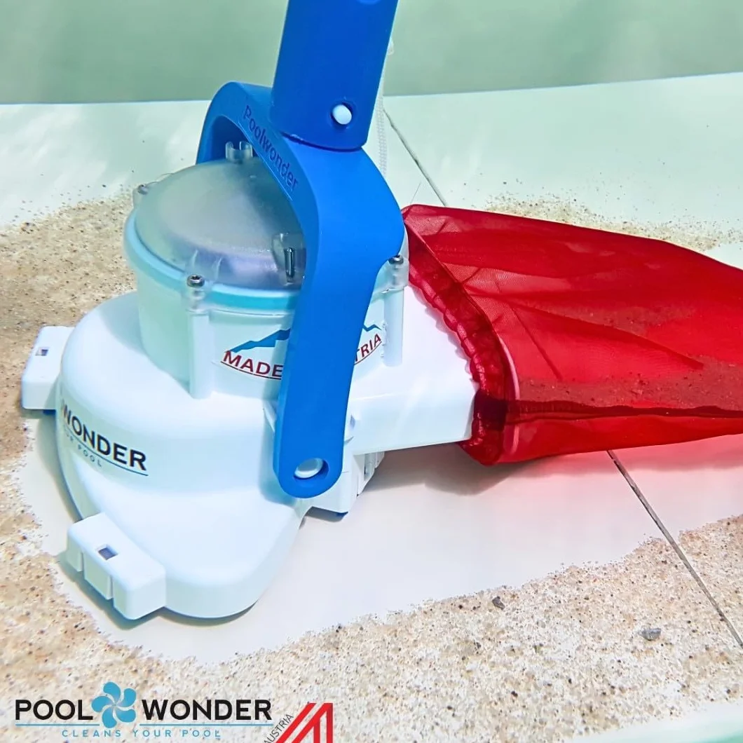 Poolwonder Cleverix Aspirateur pour Piscine à Batterie - Nettoyeur de Piscine Super Pratique Fabriqué en Autriche avec Poteau de Kit de Démarrage de 2 m