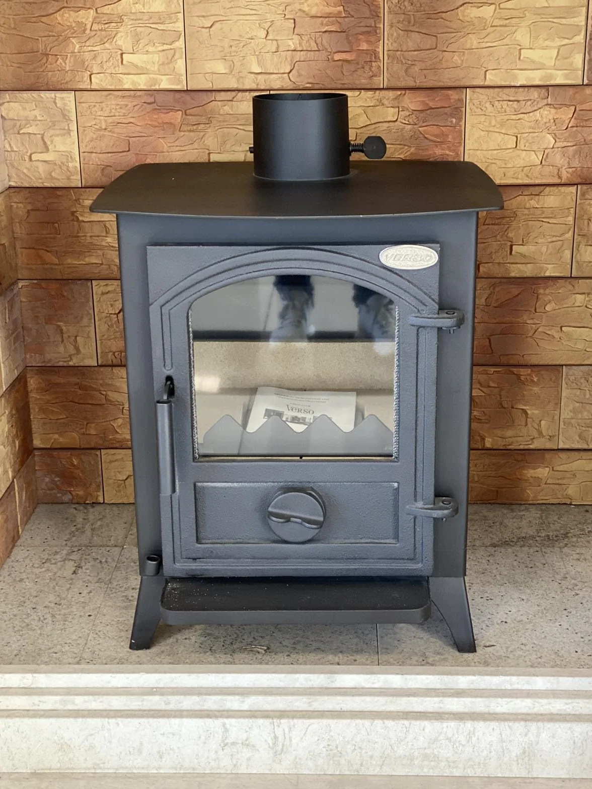 Poêle à bois compact Verso 1 CID 7,5 kW porte en fonte